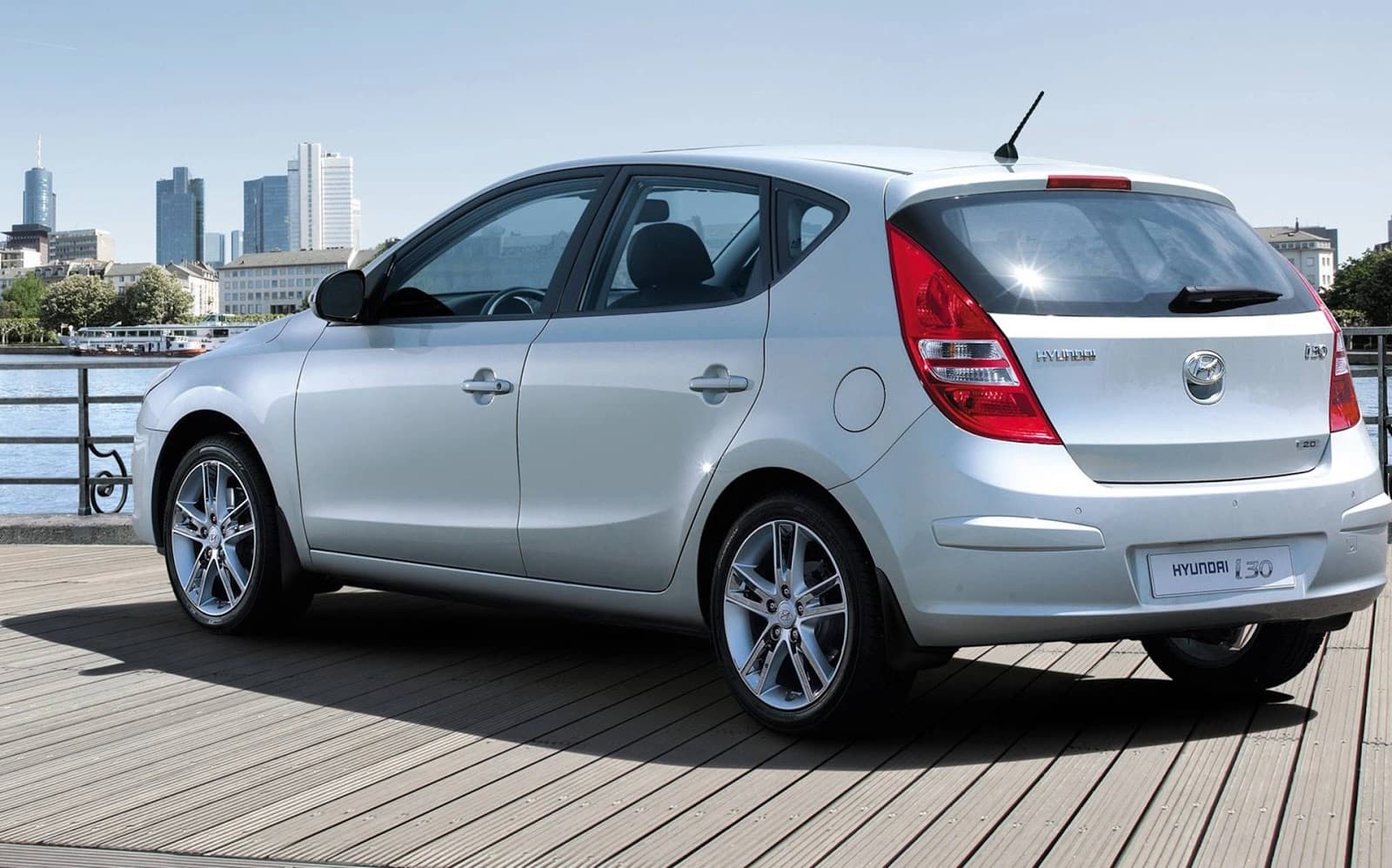 Carro com Mais de 10 Anos: Como Cuidar e Evitar Problemas