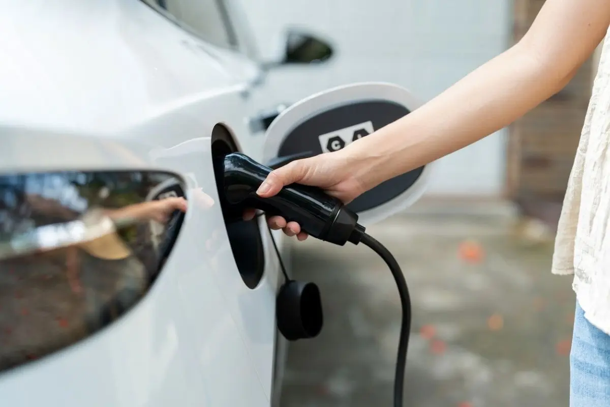 Carros Elétricos: Como Funcionam e Vale a Pena no Brasil?